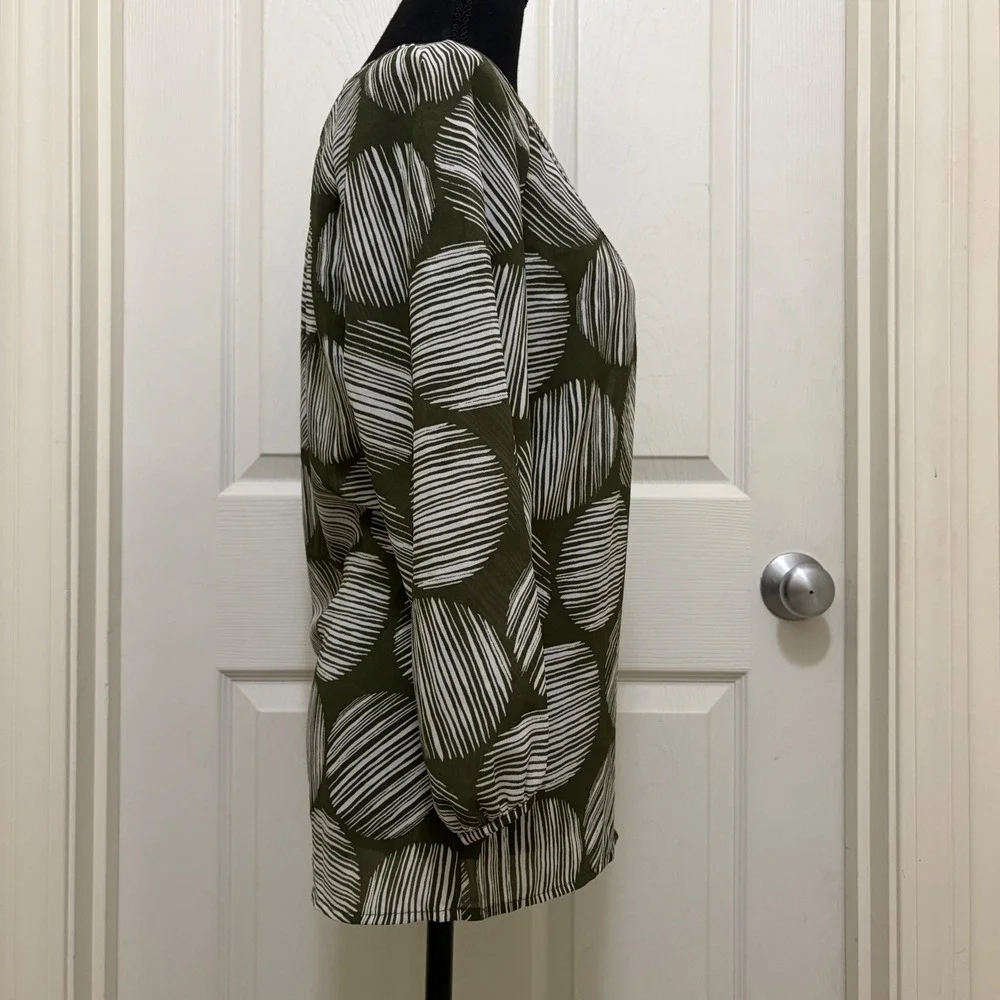 Banana‎ Republic Chiffon Semi Sheer Top M Olive Green Boho Resort Casual Chic